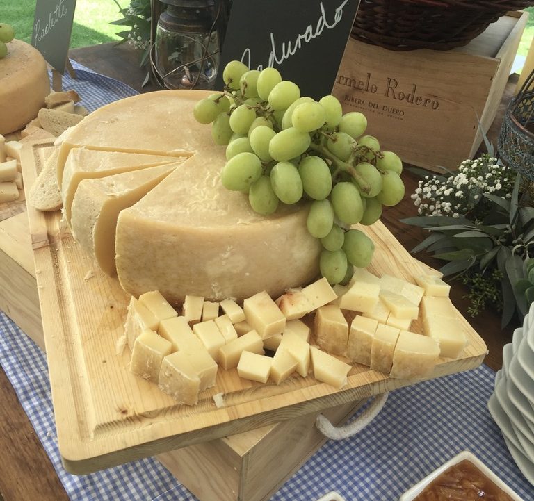 Mesas de quesos y entrepanes